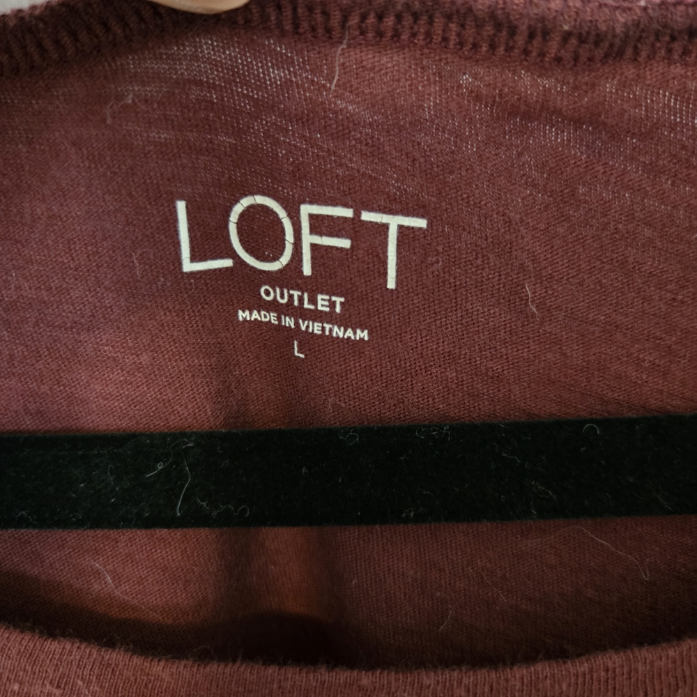 LOFT Maroon Tee with Gold & White Bird Design - Picture 3 of 3